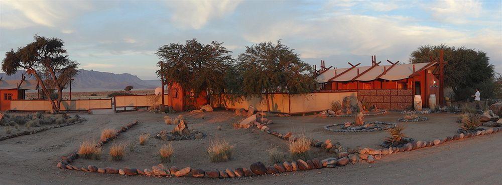 Desert Camp Сесрием Екстериор снимка