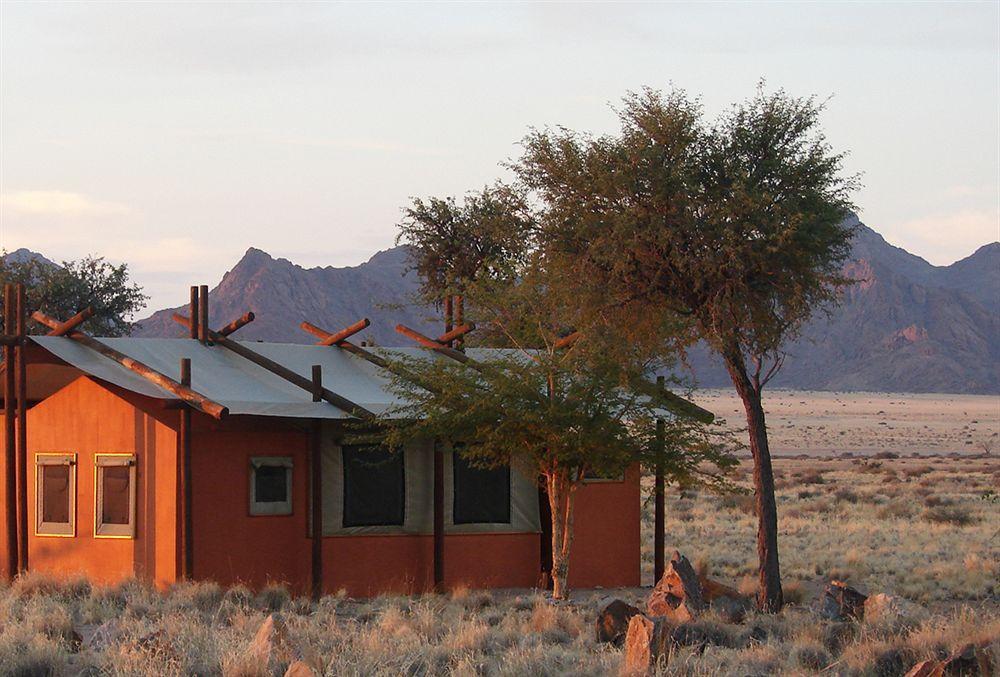 Desert Camp Сесрием Екстериор снимка