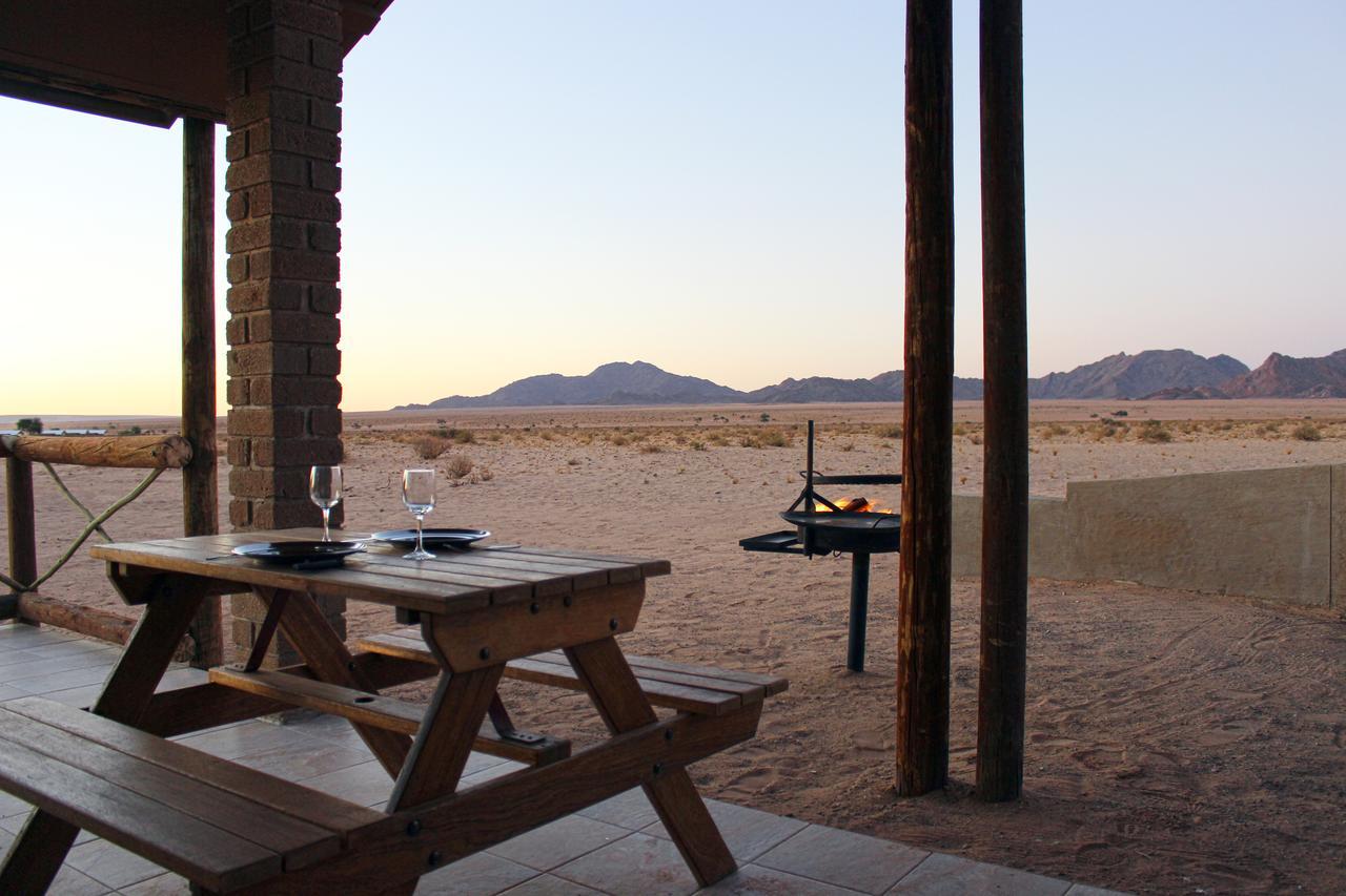 Desert Camp Сесрием Екстериор снимка