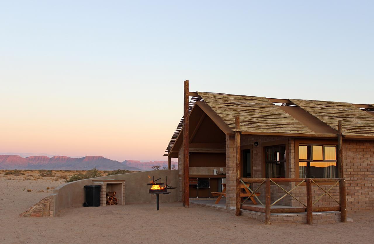Desert Camp Сесрием Екстериор снимка