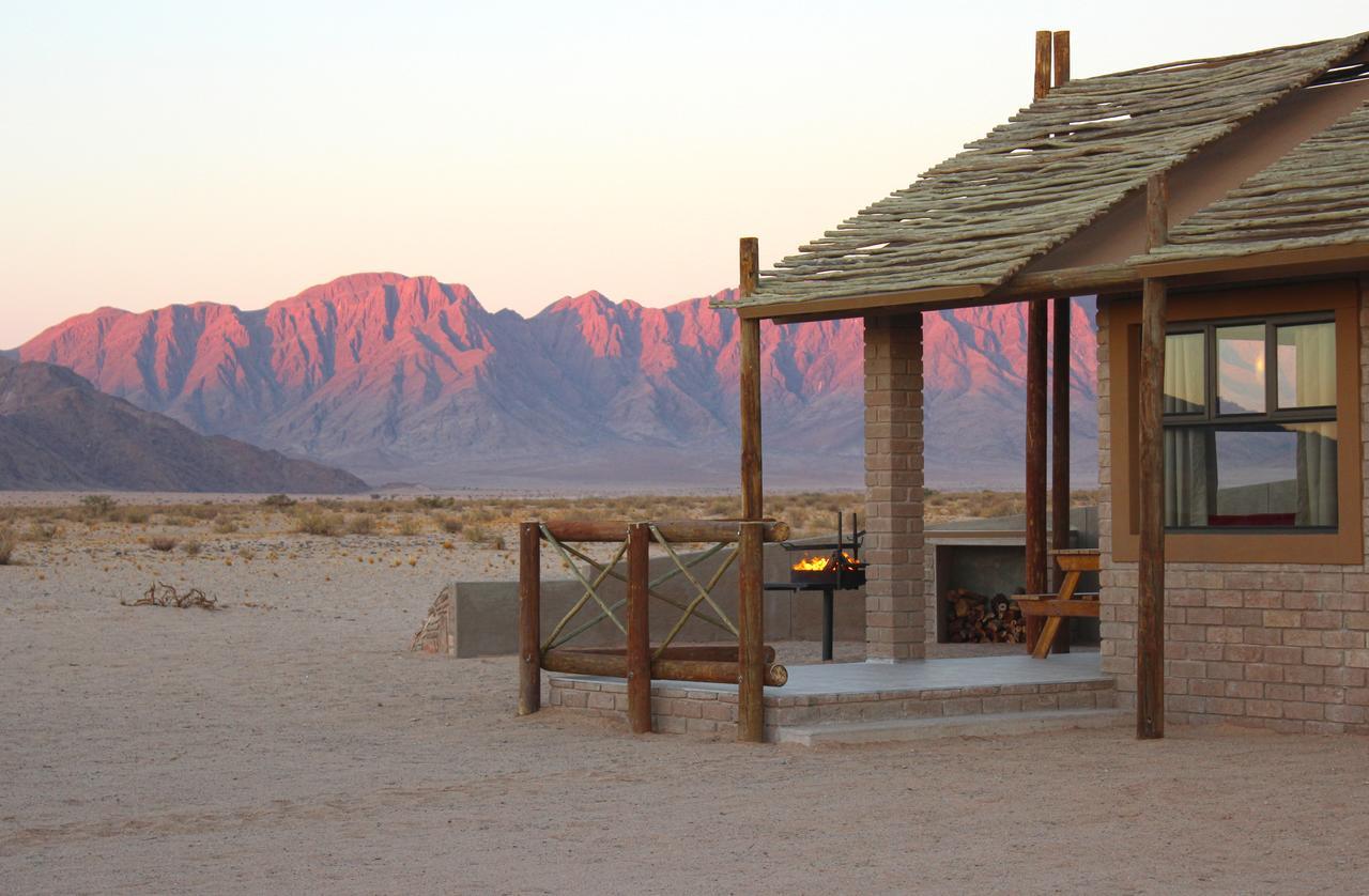Desert Camp Сесрием Екстериор снимка