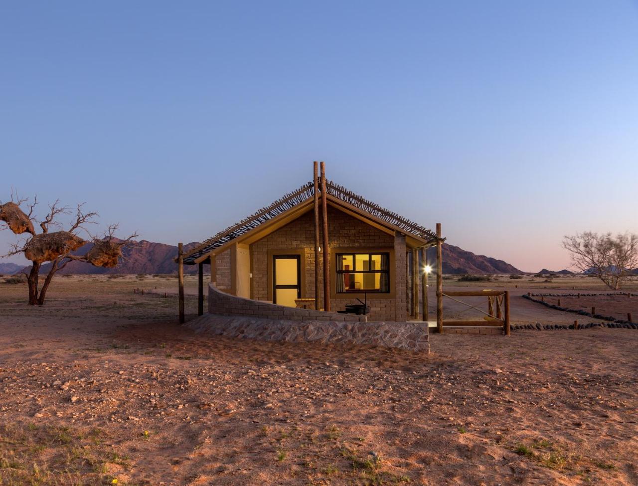 Desert Camp Сесрием Екстериор снимка