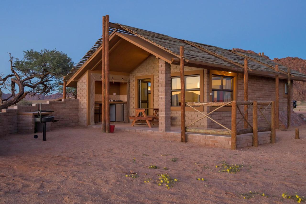 Desert Camp Сесрием Екстериор снимка
