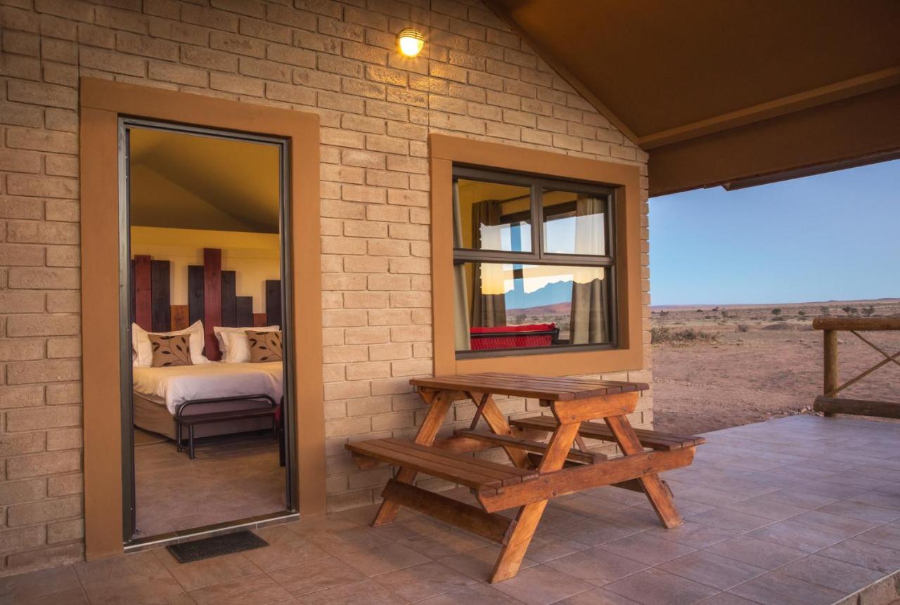 Desert Camp Сесрием Екстериор снимка
